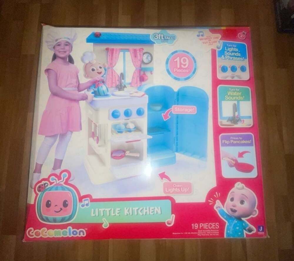 Cocomelon 3ft Tall Little Kitchen Playset with Lights & Sounds (19 Pieces)
